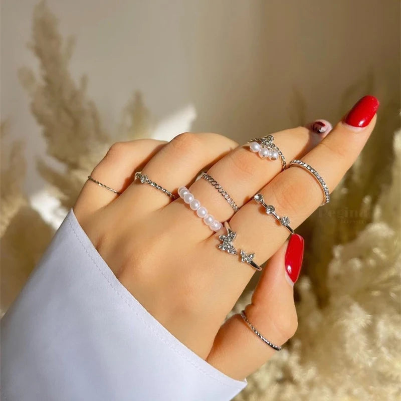 Bohemian Butterfly Pearl Rings Set for Women Shine Pearl Gothic Vintage Plated Retro Rhinestone Simple Finger Jewelry Gift